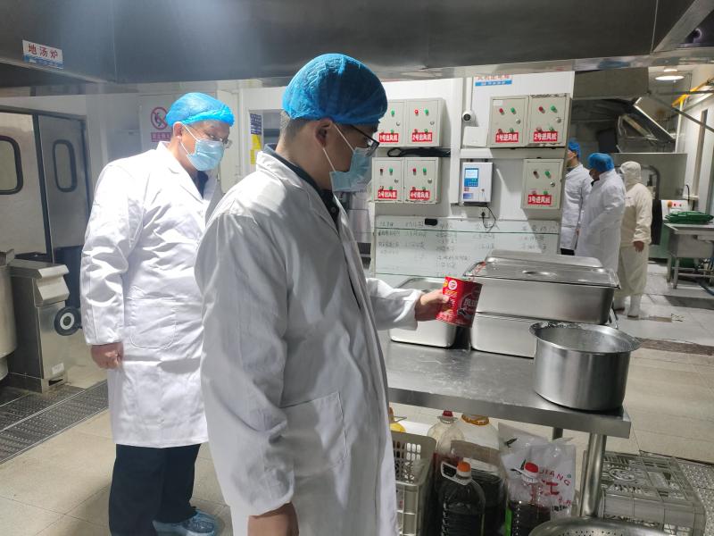 山東省肥城市市：開展集體配餐單位食品安全檢查_肥城市市場監(jiān)管局開展集體配餐單位食品安全檢查.jpg_0924e48c2e00423daaf790f4f860145b.jpg