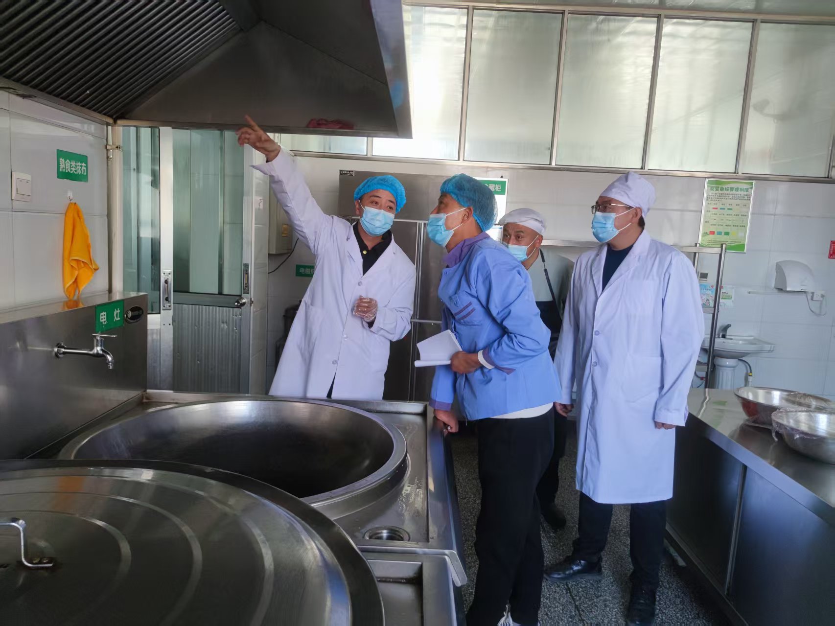 甘肅省臨澤縣市場監(jiān)管局開展校園食品安全監(jiān)督檢查_微信圖片_20250225175357.jpg_bef7438babc4458c913705f7f921e44d.jpg