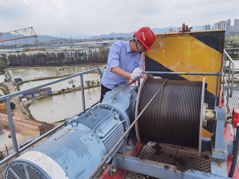 廣東省特檢院佛山檢測院高效助力省級高鐵建設(shè)起重機檢驗項目_佛山檢測院高效助力省級高鐵建設(shè)起重機檢驗項目圖片1.jpg_75e3f8a0a1494de7964859f3b2dbe958.jpg